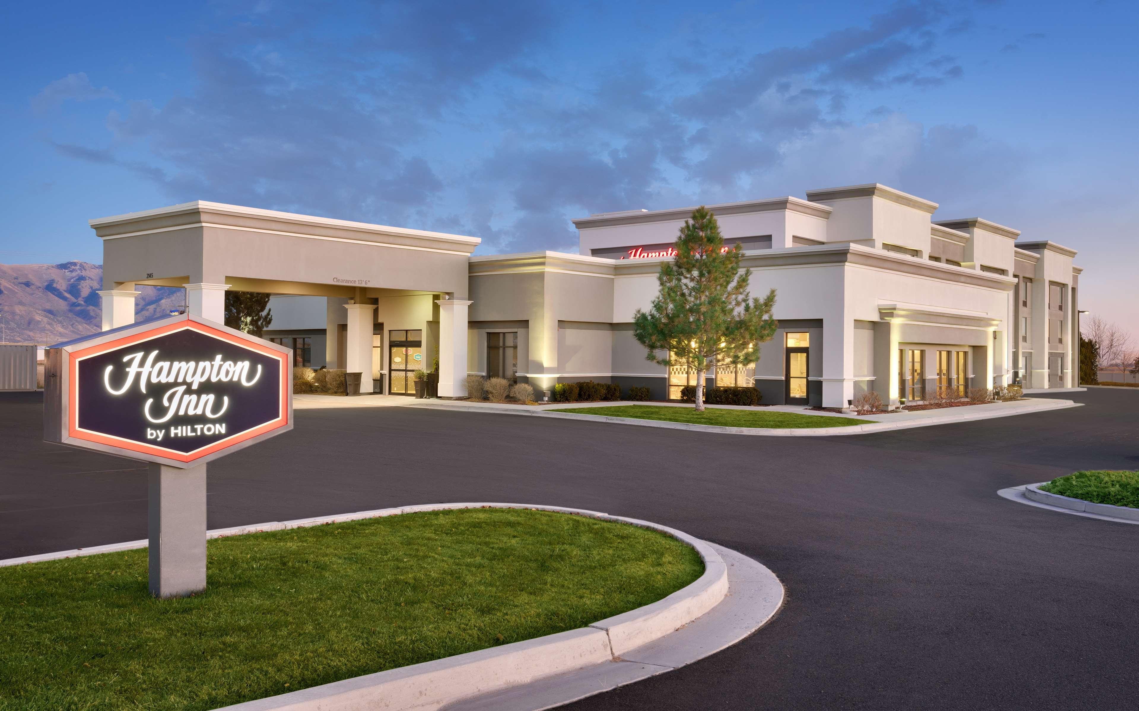 Hampton Inn Tremonton Bagian luar foto