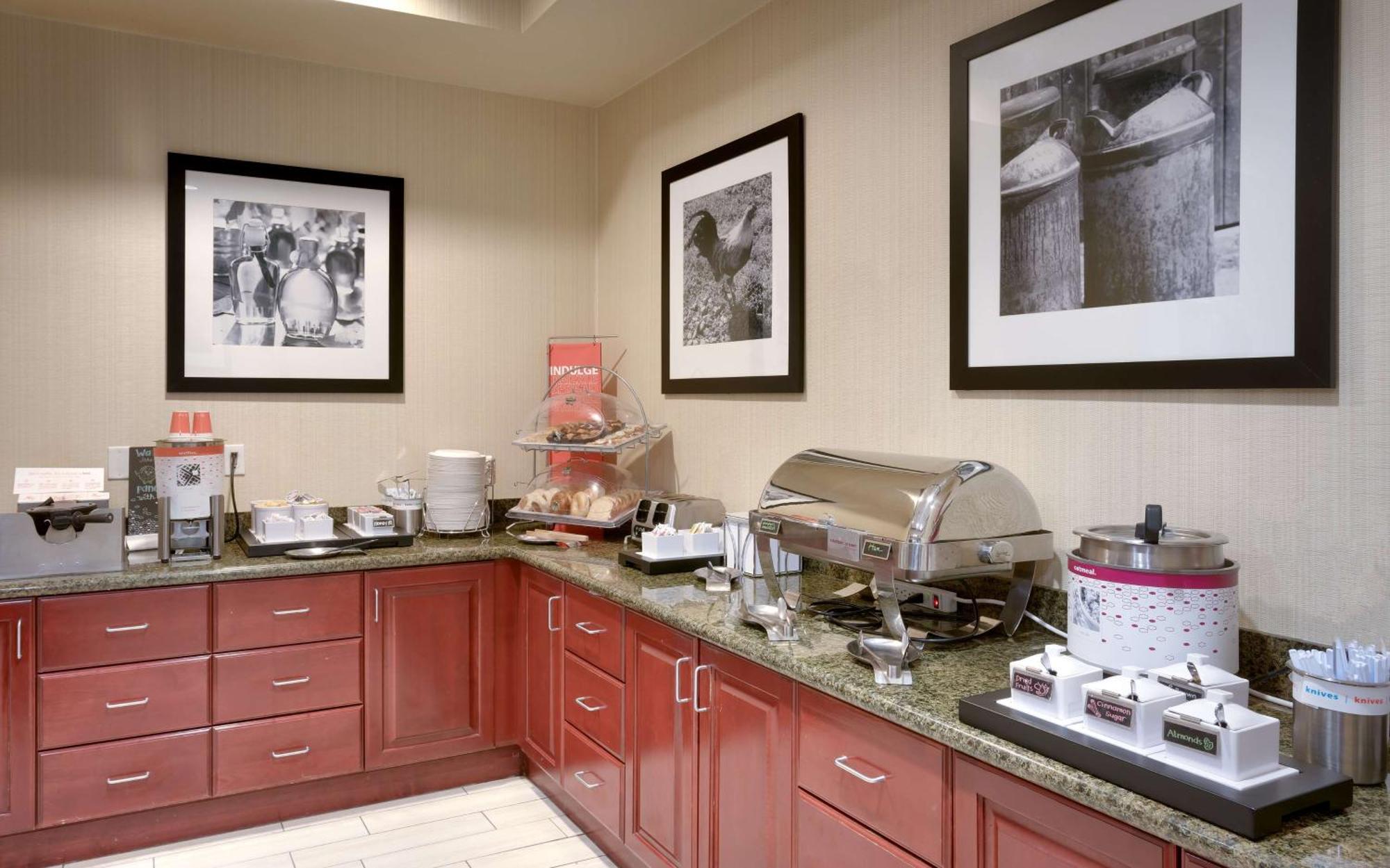 Hampton Inn Tremonton Bagian luar foto