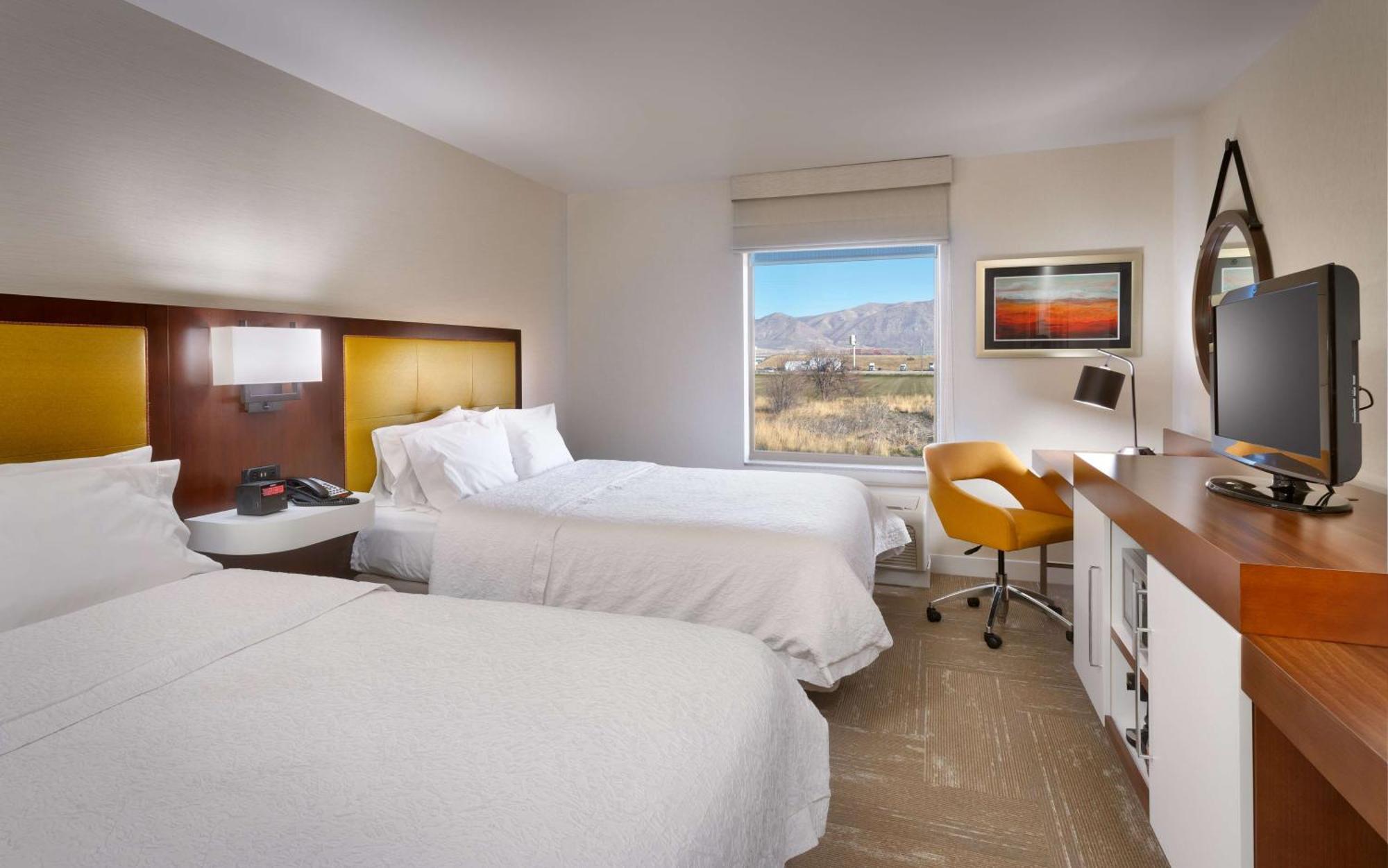 Hampton Inn Tremonton Bagian luar foto