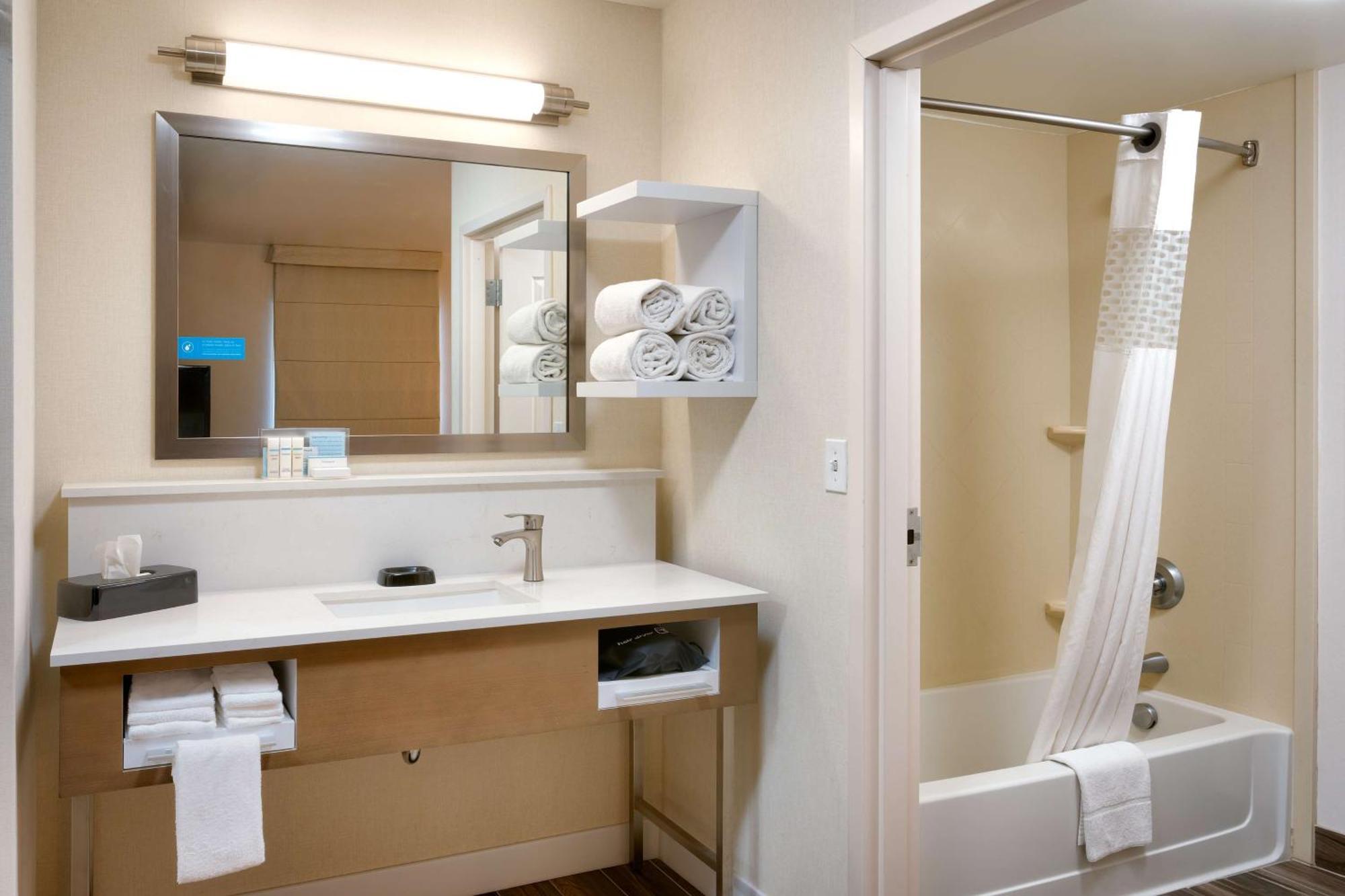 Hampton Inn Tremonton Bagian luar foto