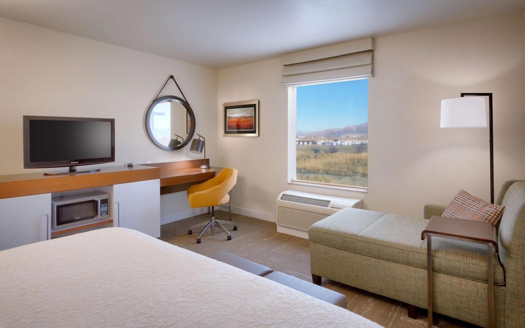Hampton Inn Tremonton Bagian luar foto